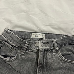 abercrombie cropped mom jeans, mid rise